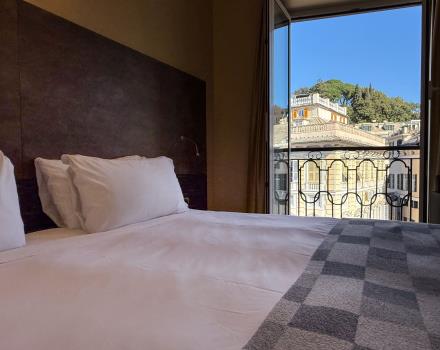 Enjoy the pleasure of a 4-star stay in the heart of Genoa, with a splendid view of the city